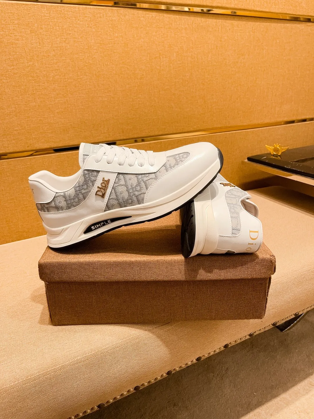 Men's shoes 💰 420💰🔥【Dior】🔥High-end brand of men's shoes official website 1:1 latest masterpiece: the upper is made of Italian imported first-layer cowhide with technical cloth fabric, the original comfortable and breathable lining ➕the original non-slip and wear-resistant outsole🔥, making walking more convenient and comfortable! An exclusive new model, a stunning work, a beautiful 1:1 replica [color] compared to the official quality! Create a fashionable personality to set off your uniqueness! A must-have for trendy men! Classic🔥Size: 38-44 Color: 🔥 2⃣️colors available🔥